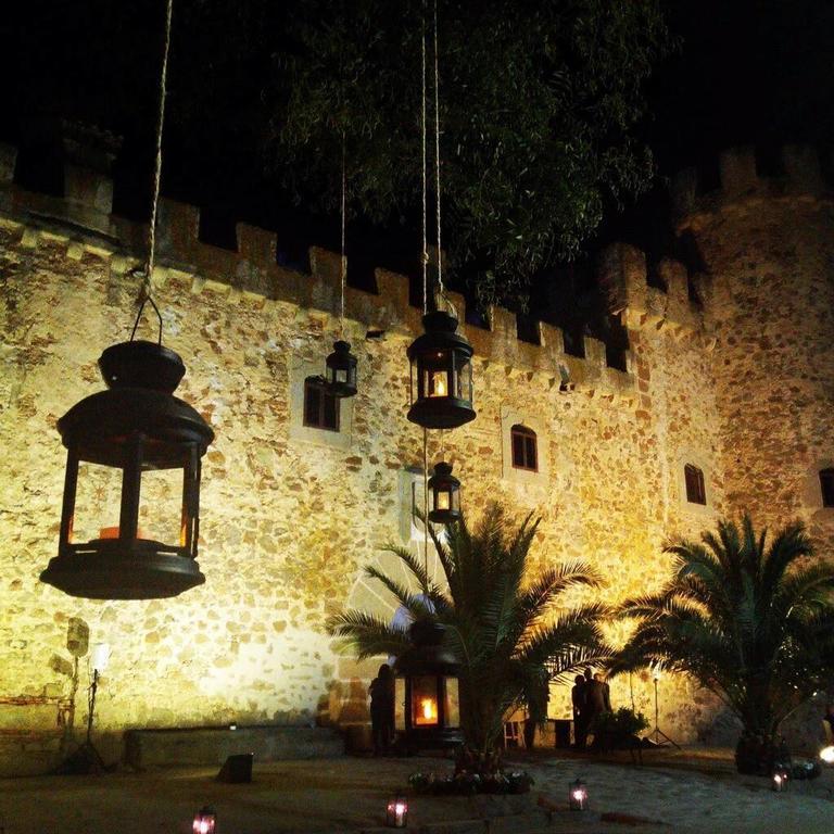 Casa Rural Castillo De Caces מראה חיצוני תמונה